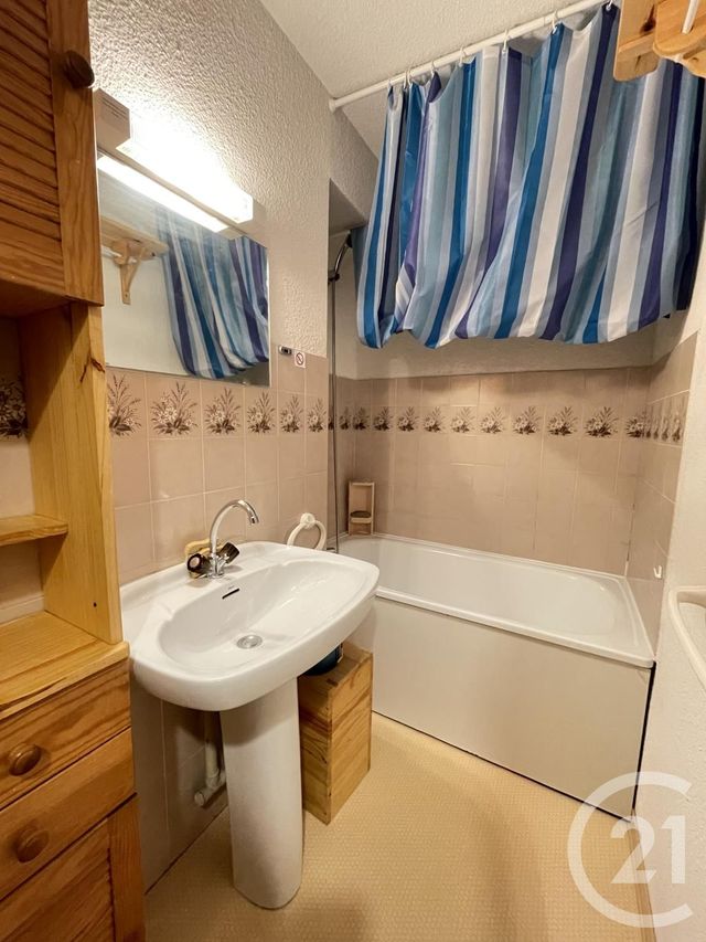 Appartement Studio Cabine à louer - 1 pièce - 23.0 m2 - RISOUL - 05 - PROVENCE-ALPES-COTE-D-AZUR - Century 21 S.L.P. Immobilier