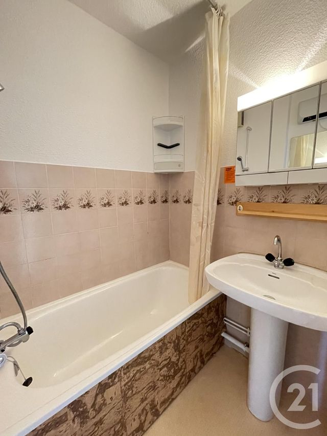 Appartement Studio à louer - 1 pièce - 18.0 m2 - RISOUL - 05 - PROVENCE-ALPES-COTE-D-AZUR - Century 21 S.L.P. Immobilier