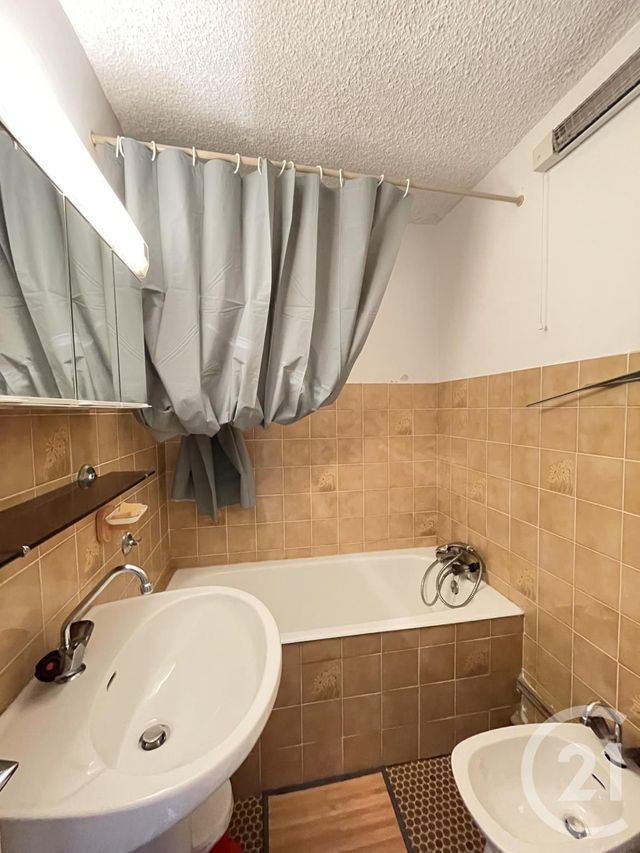 Afficher la photo en grand Appartement Studio Cabine à louer - 1 pièce - 21.0 m2 - RISOUL - 05 - PROVENCE-ALPES-COTE-D-AZUR - Century 21 S.L.P. Immobilier