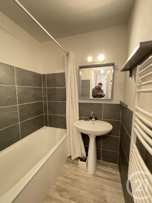 Afficher la photo en grand Appartement Studio Cabine à louer - 1 pièce - 25.0 m2 - RISOUL - 05 - PROVENCE-ALPES-COTE-D-AZUR - Century 21 S.L.P. Immobilier