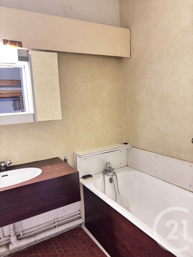 Appartement Studio à vendre - 1 pièce - 30.0 m2 - RISOUL - 05 - PROVENCE-ALPES-COTE-D-AZUR - Century 21 S.L.P. Immobilier