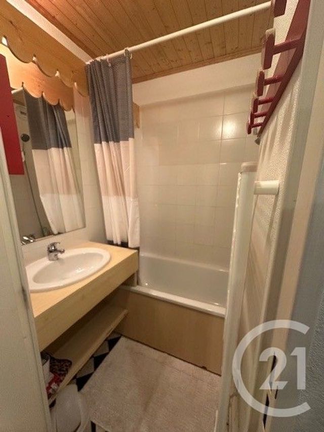 Appartement T2 à vendre - 2 pièces - 25.9 m2 - RISOUL - 05 - PROVENCE-ALPES-COTE-D-AZUR - Century 21 S.L.P. Immobilier