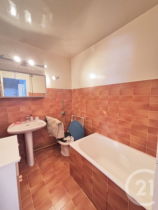 Appartement T2 à vendre - 2 pièces - 53.93 m2 - RISOUL - 05 - PROVENCE-ALPES-COTE-D-AZUR - Century 21 S.L.P. Immobilier